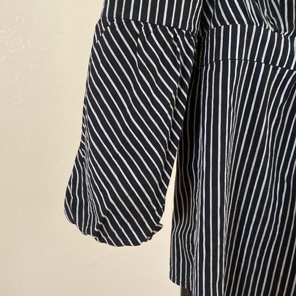 Guess Authentic Brand womens top - SIZE S/P - Picture 4 of 11